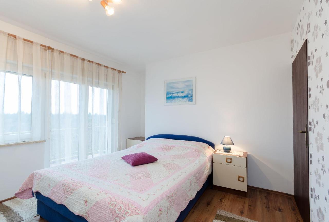Apartments And Room Mirjana Dramalj Esterno foto