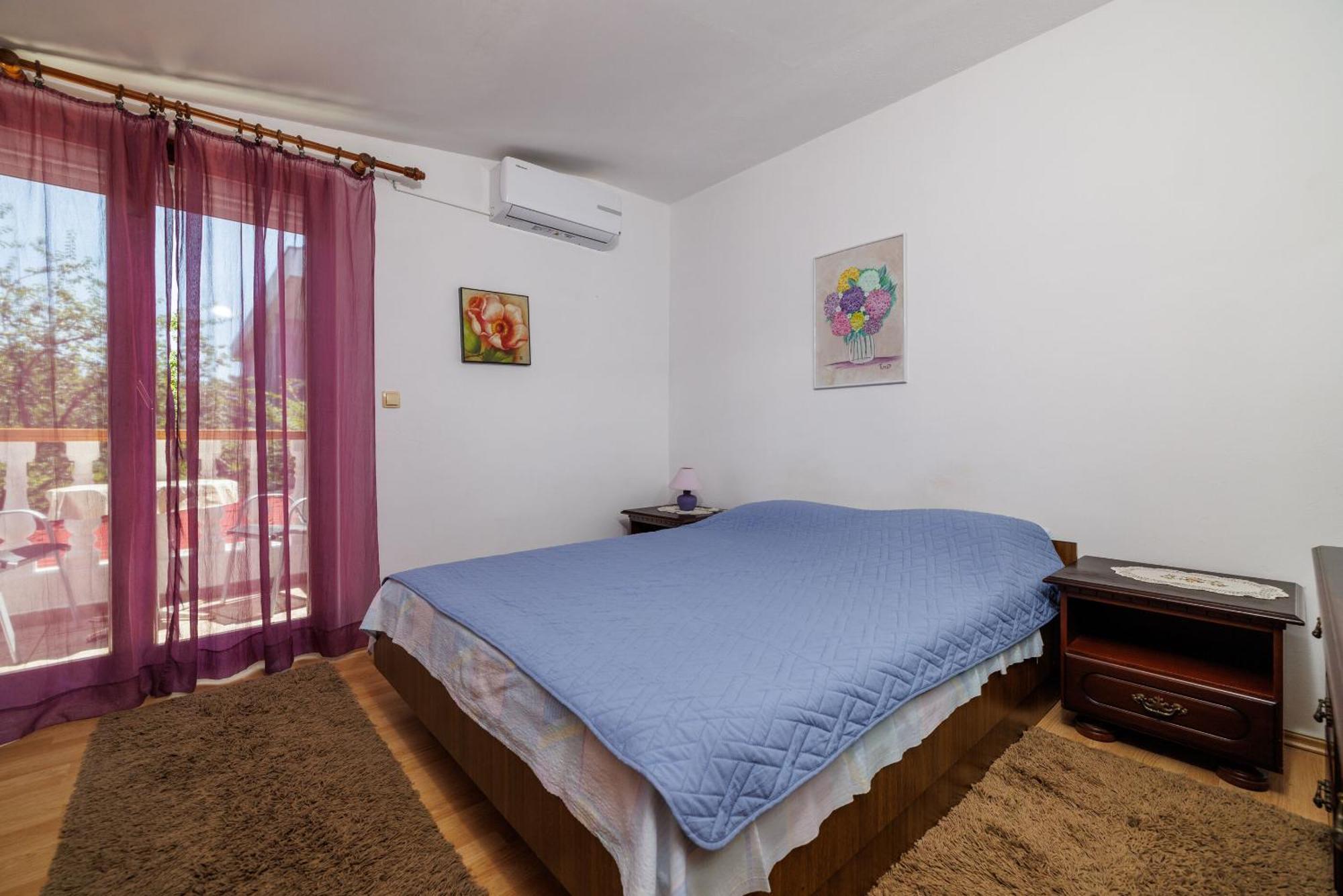 Apartments And Room Mirjana Dramalj Esterno foto