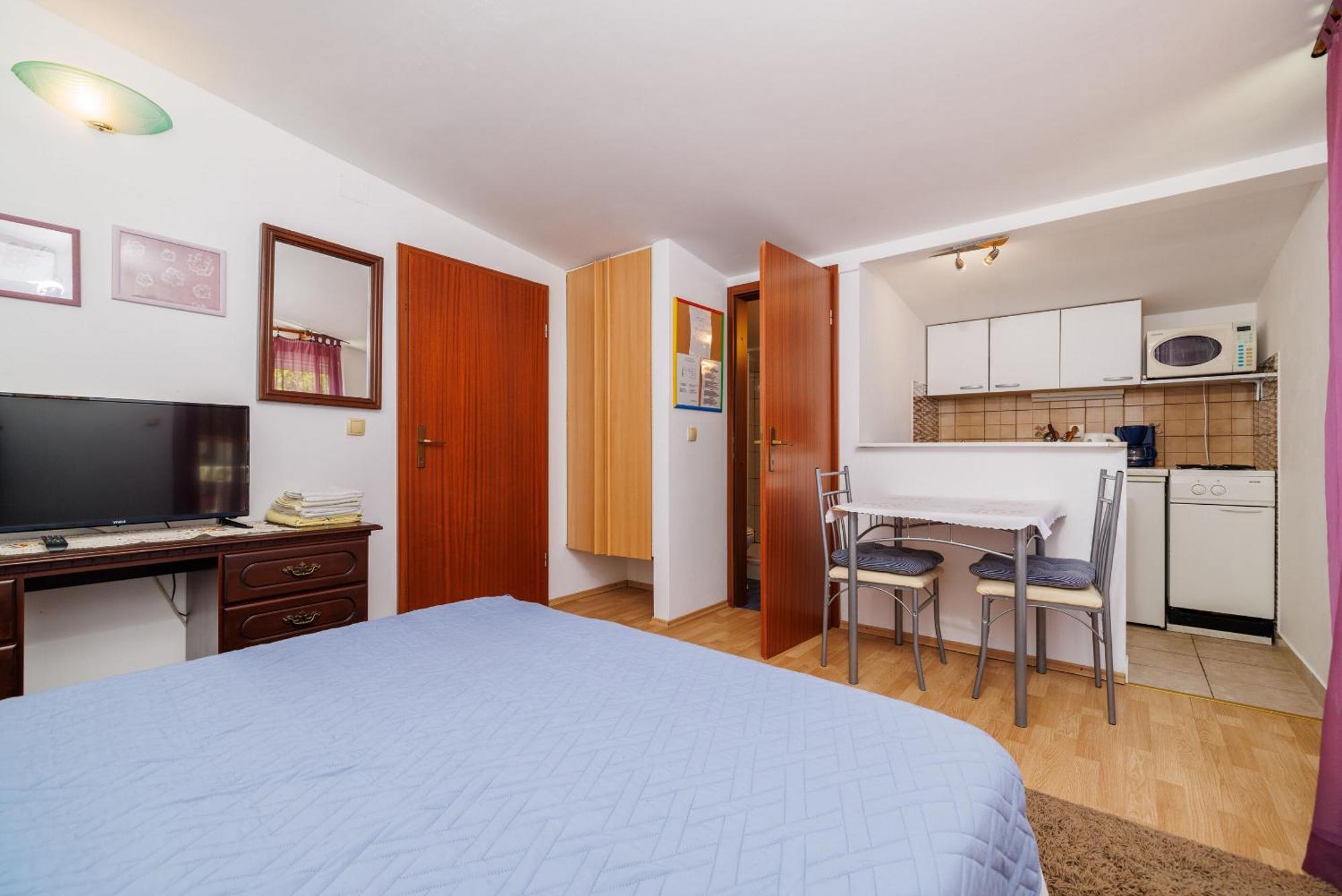 Apartments And Room Mirjana Dramalj Esterno foto