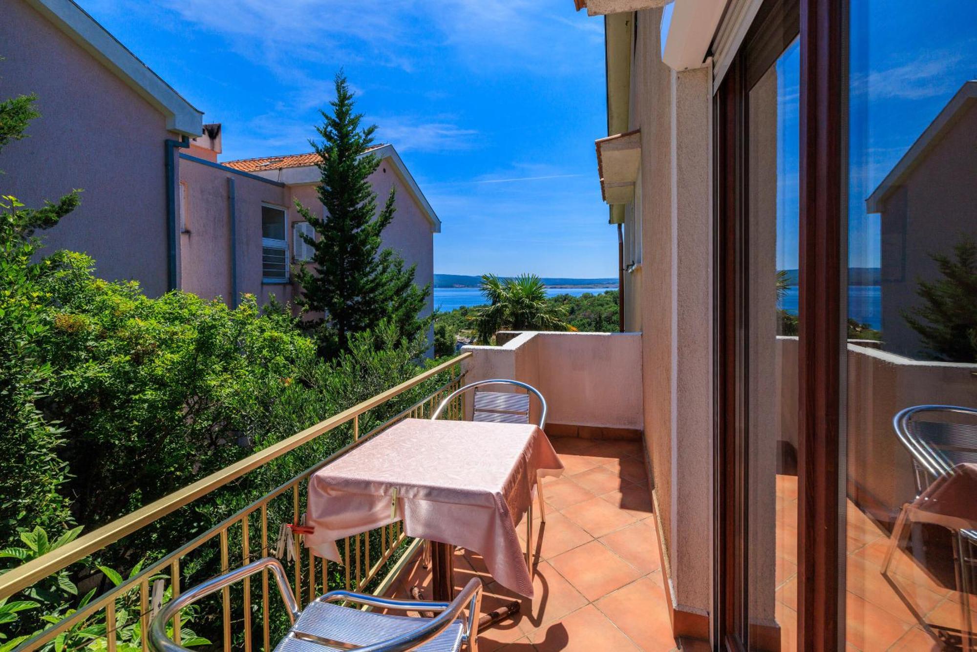 Apartments And Room Mirjana Dramalj Esterno foto