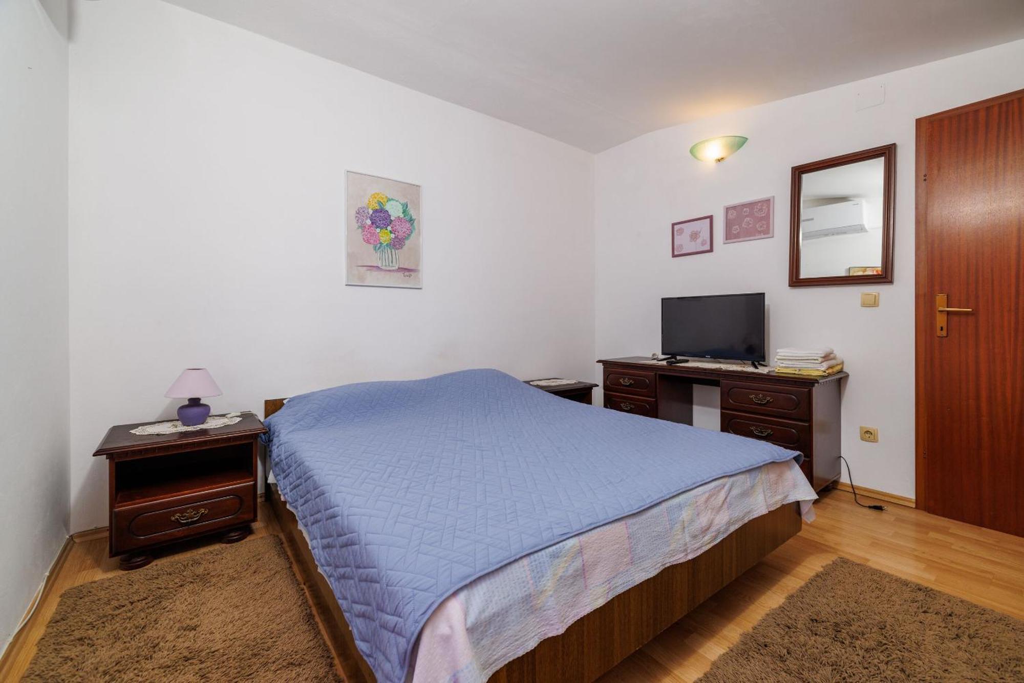 Apartments And Room Mirjana Dramalj Esterno foto
